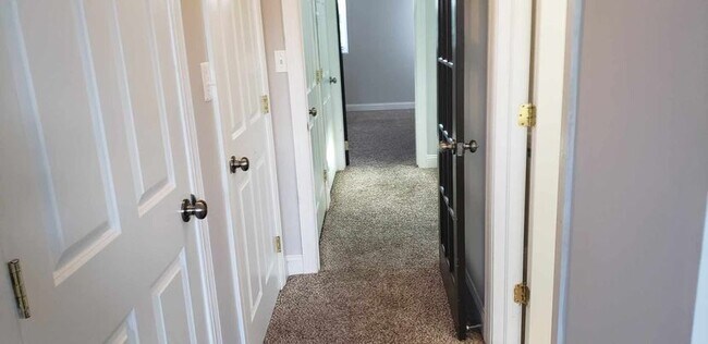 Building Photo - 314 E 22nd St