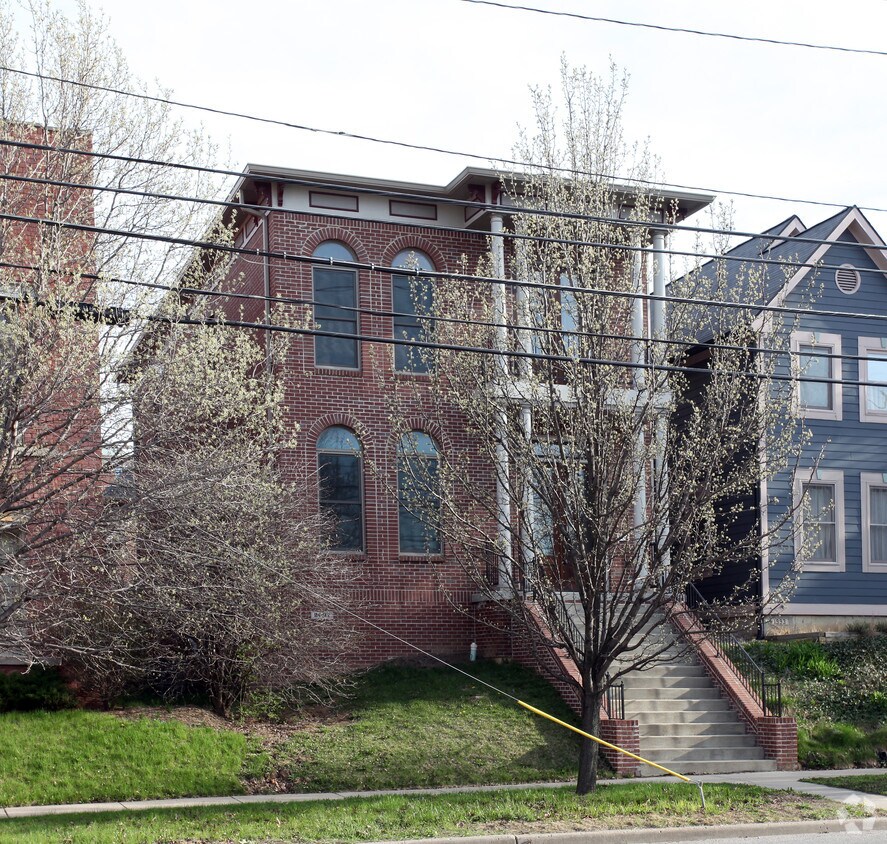 Foto del edificio - 526 Fletcher Ave