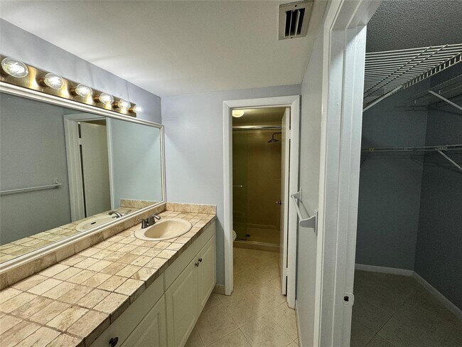Building Photo - 4652 NW 90th Ave