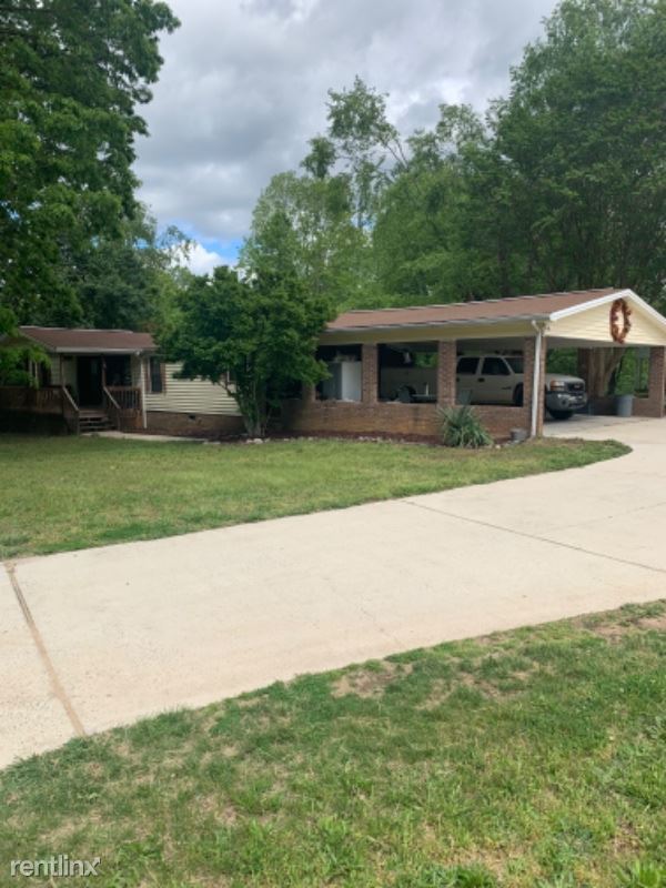 3220 Piney Grove Rd, Kernersville, NC 27284 House Rental in