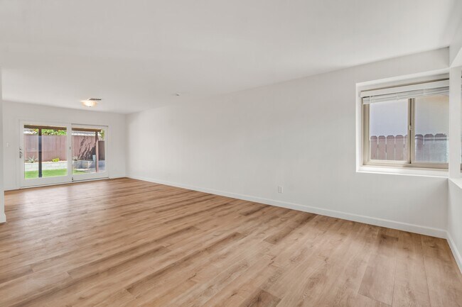 Foto del edificio - 4820 Cobb Dr