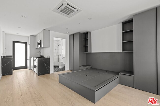 Foto del edificio - 1325 Cabrillo Ave