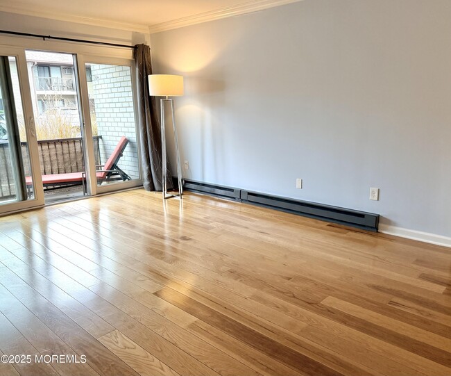 Building Photo - 330 Shore Dr