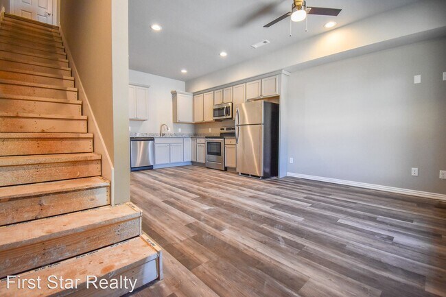 Building Photo - 126 S Pleasant St