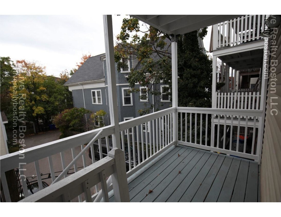 Building Photo - 7 Washburn Terrace