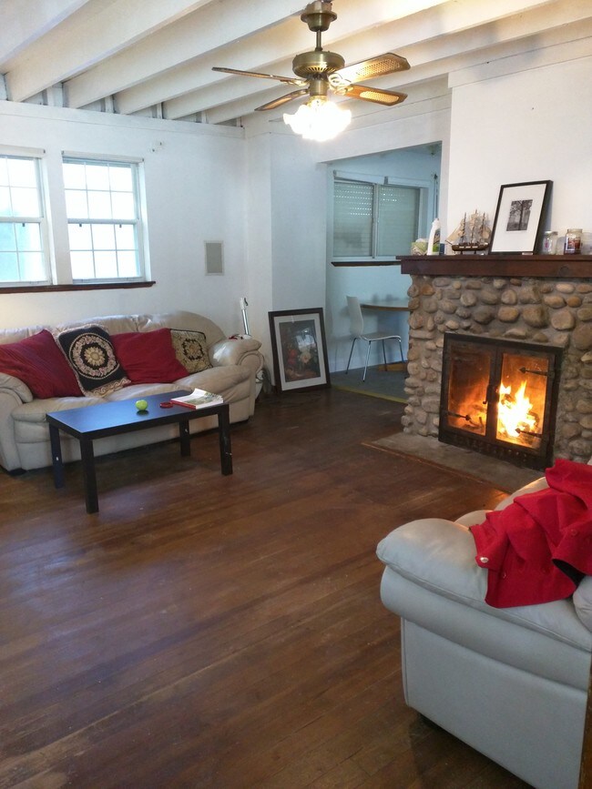 family room - 30 Knoll Top Rd