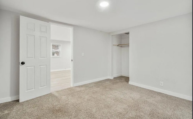 Building Photo - Charming 2 Bedroom Home on a Large Private Lot!