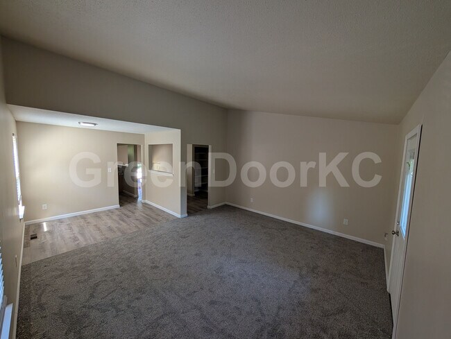 Foto del edificio - 7807 Kessler Ln