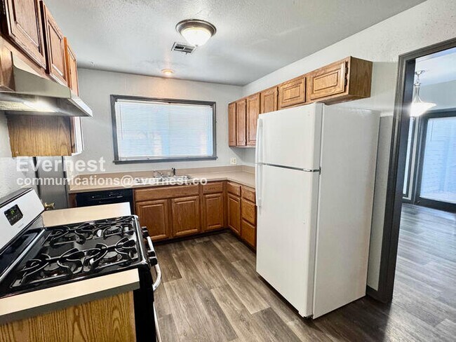 Foto del edificio - 1327 S Lawton Ave