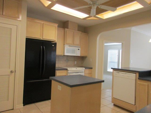 Building Photo - 15214 Caravel Dr