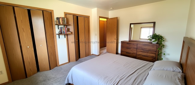 Building Photo - 709 Golden West Dr