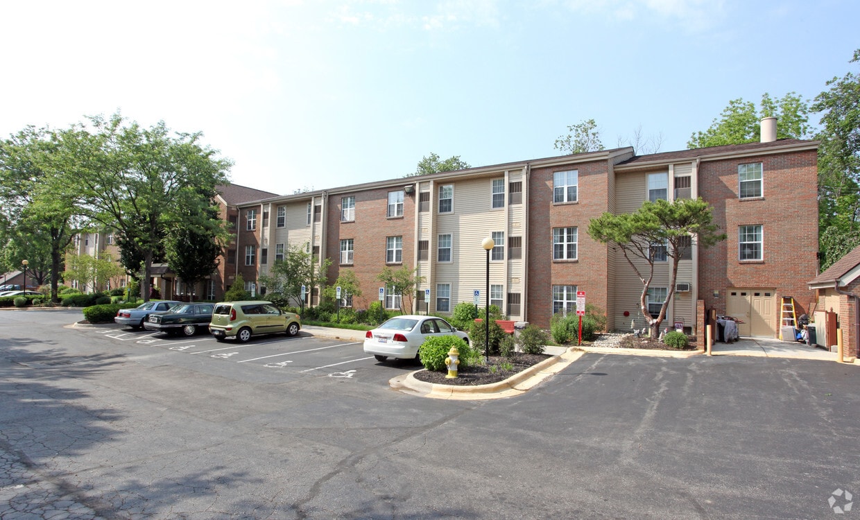 HarrisAskins House Apartments in Westerville, OH