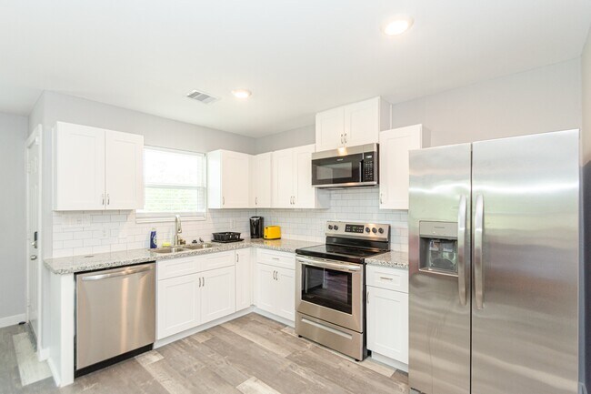 Foto del edificio - 618 Maple Way St