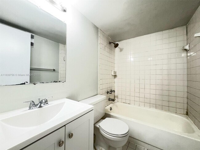 Foto del edificio - 95 NE 41st St