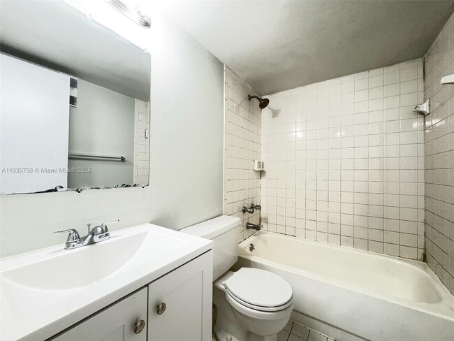 Building Photo - 95 NE 41st St