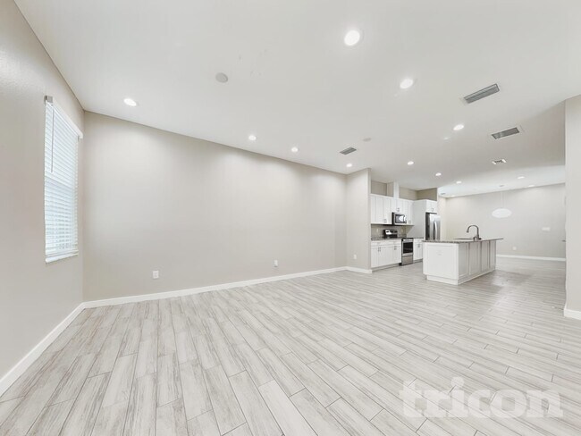 Foto del edificio - 8118 N Coolidge Ave