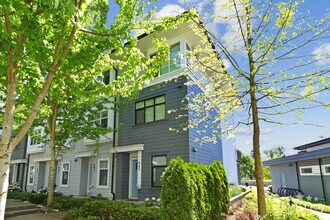 Building Photo - 18505 Laurensen Pl