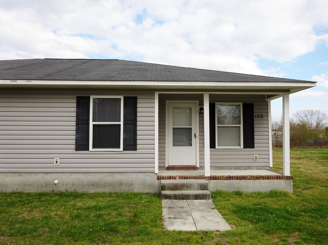 126 Lainmark Dr, Hubert, NC 28539 Townhome Rentals in Hubert NC