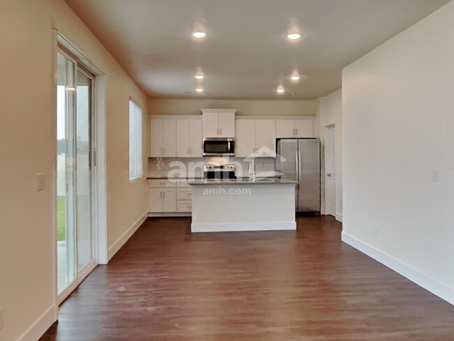 Building Photo - 10054 W Raleigh St