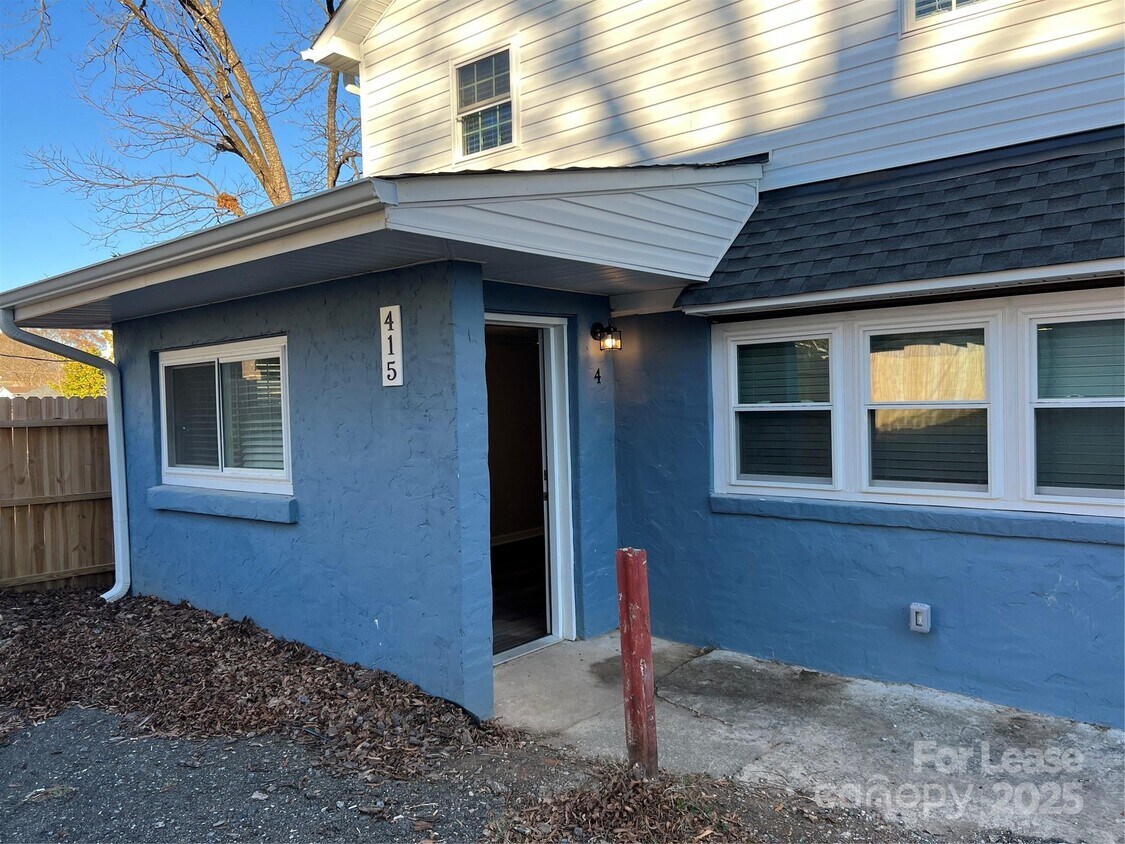 Foto principal - 415 19th St SW