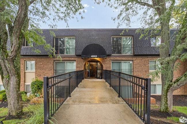 Entrance - Shadow Hill