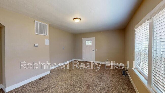 Foto del edificio - 770 Juniper St
