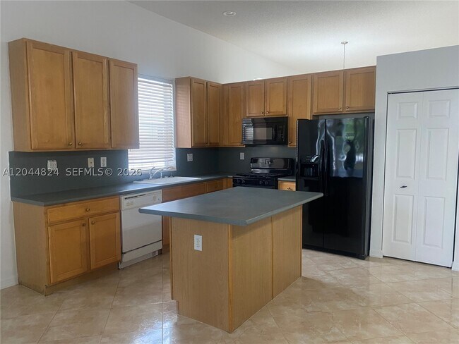 Foto del edificio - 1315 NW 143rd Ave