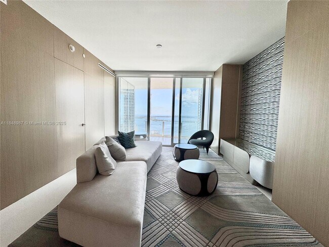 Building Photo - 300 Biscayne Blvd Way