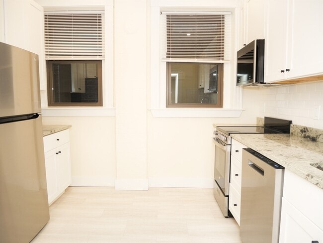 Foto del edificio - 1378 Beacon St