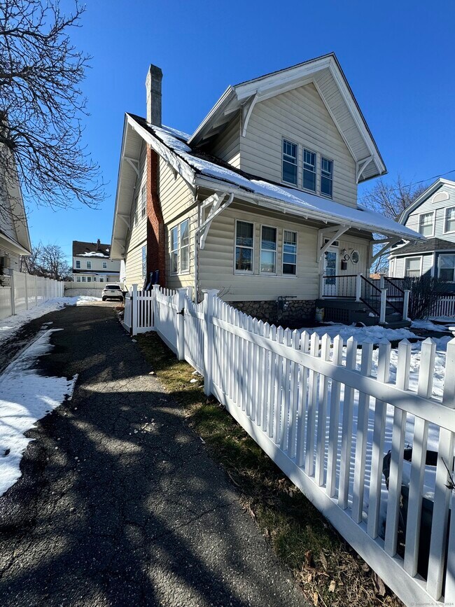 Building Photo - 157 Beechmont Ave
