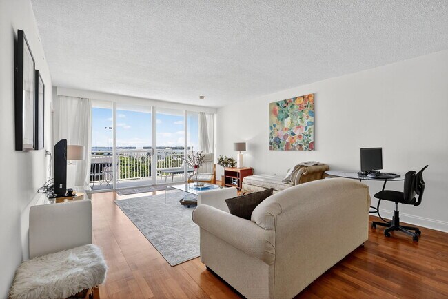 Foto del edificio - 2780 S Ocean Blvd