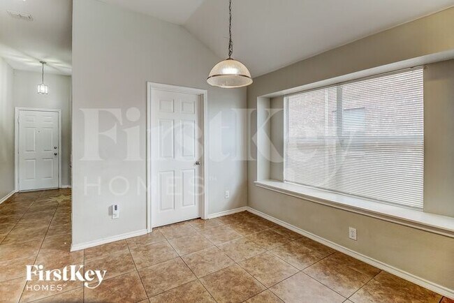 Foto del edificio - 1405 Silver Maple Ln