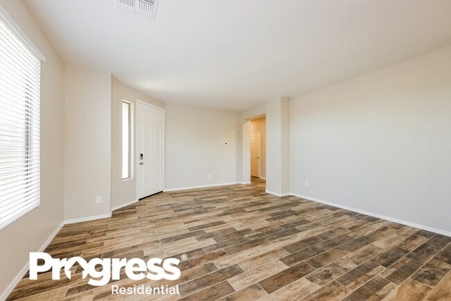 Building Photo - 41013 N Iron Horse Way