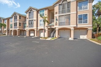 Building Photo - 5110 Bay Club Cir