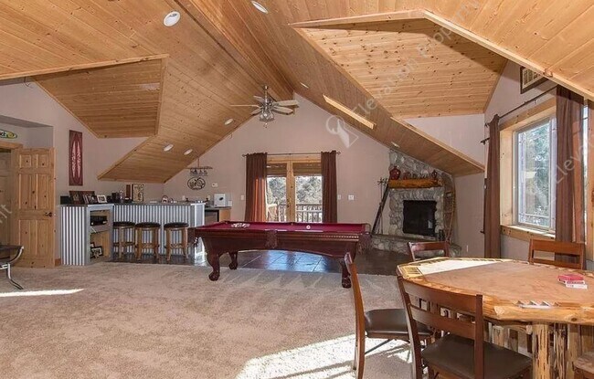 Building Photo - 9.5 ACRES Oasis in Northeast Bend!