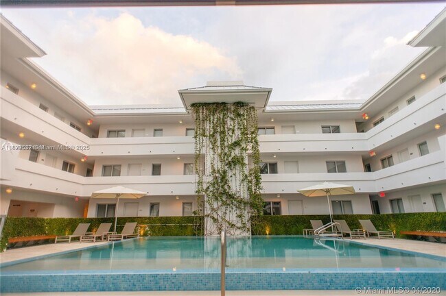 Foto del edificio - 285 Sunrise Dr
