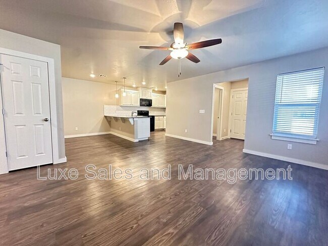 Foto del edificio - 757 SW 13th St