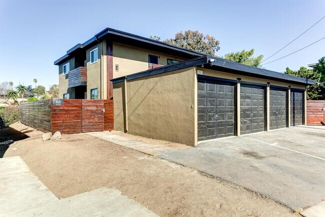 Building Photo - 820 Normark Terrace
