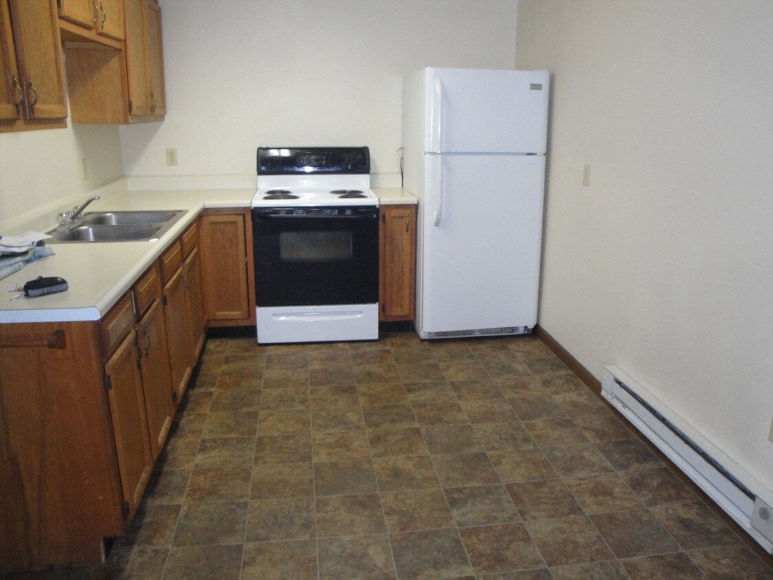 122 Montgomery St Unit 4, Greenville, OH 45331 Apartment for Rent in