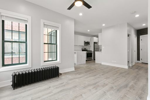 Building Photo - 7736 N Eastlake Terrace
