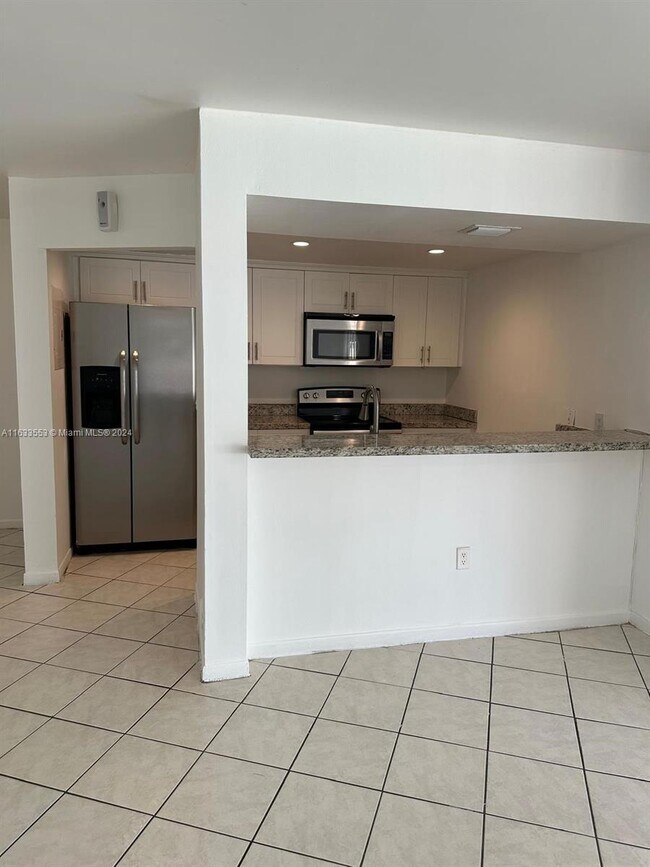 Foto del edificio - 7075 NW 186th St