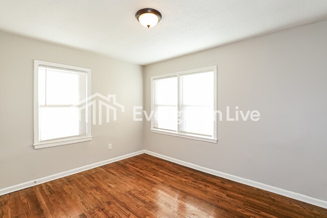 Building Photo - 7409 Walrond Ave