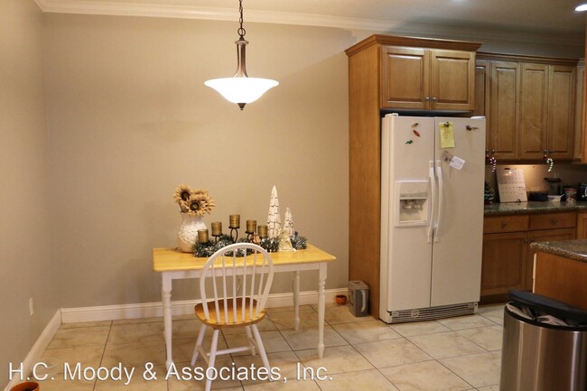 Building Photo - 3 br, 2 bath House - 221 N. 1200 W. Apt. 102