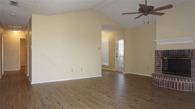 Building Photo - 4001 Staghorn Cir N
