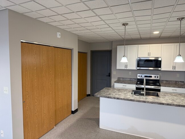 Building Photo - Szkola Flats