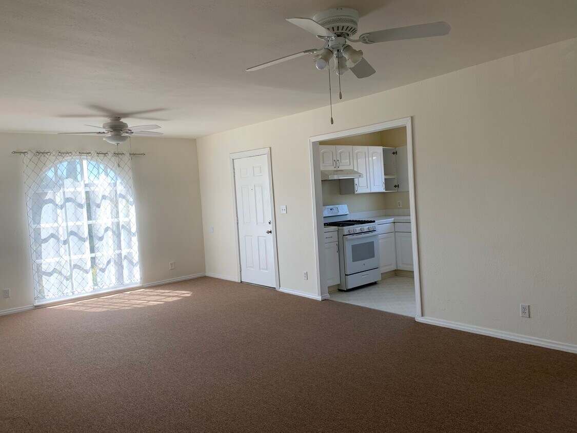 Foto principal - 2328 Hauser Blvd