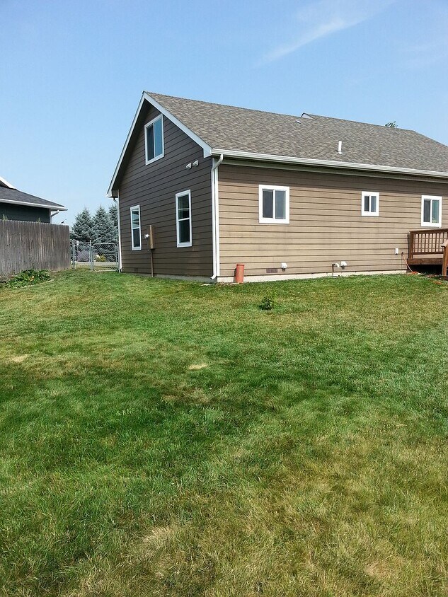 Primary Photo - 430 Brook St