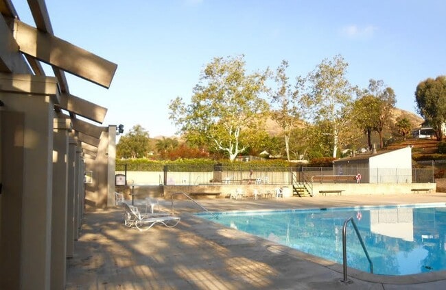 Building Photo - Stunning Newbury Park Home