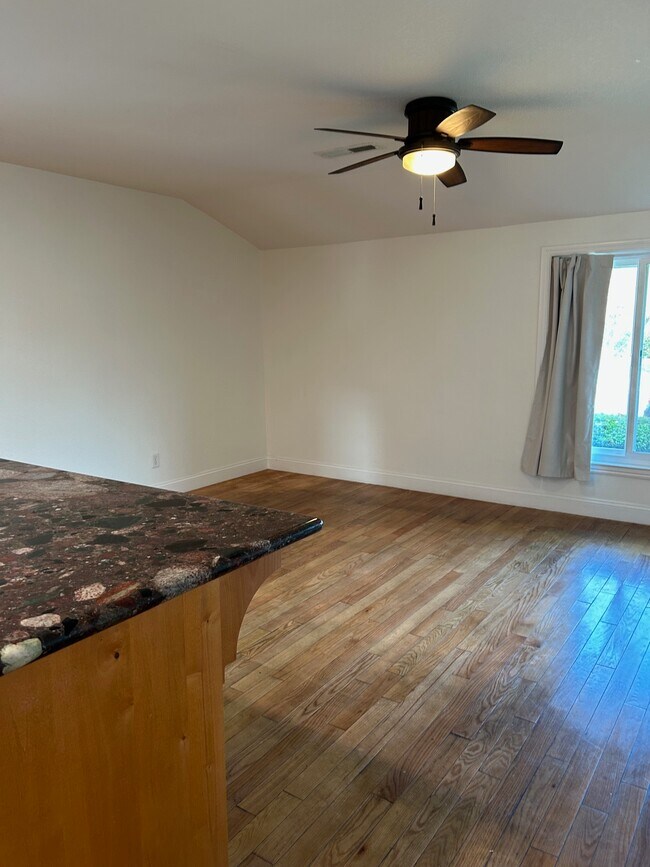 Foto del edificio - 1080 Ayer Dr