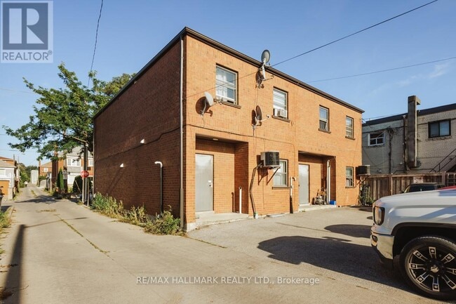 Building Photo - 12 Snider Ave